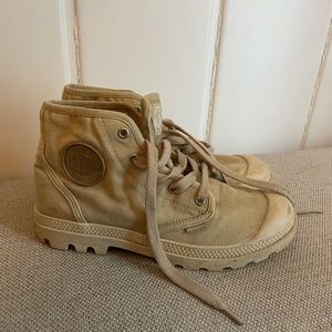 Palladium boots sneakers tan